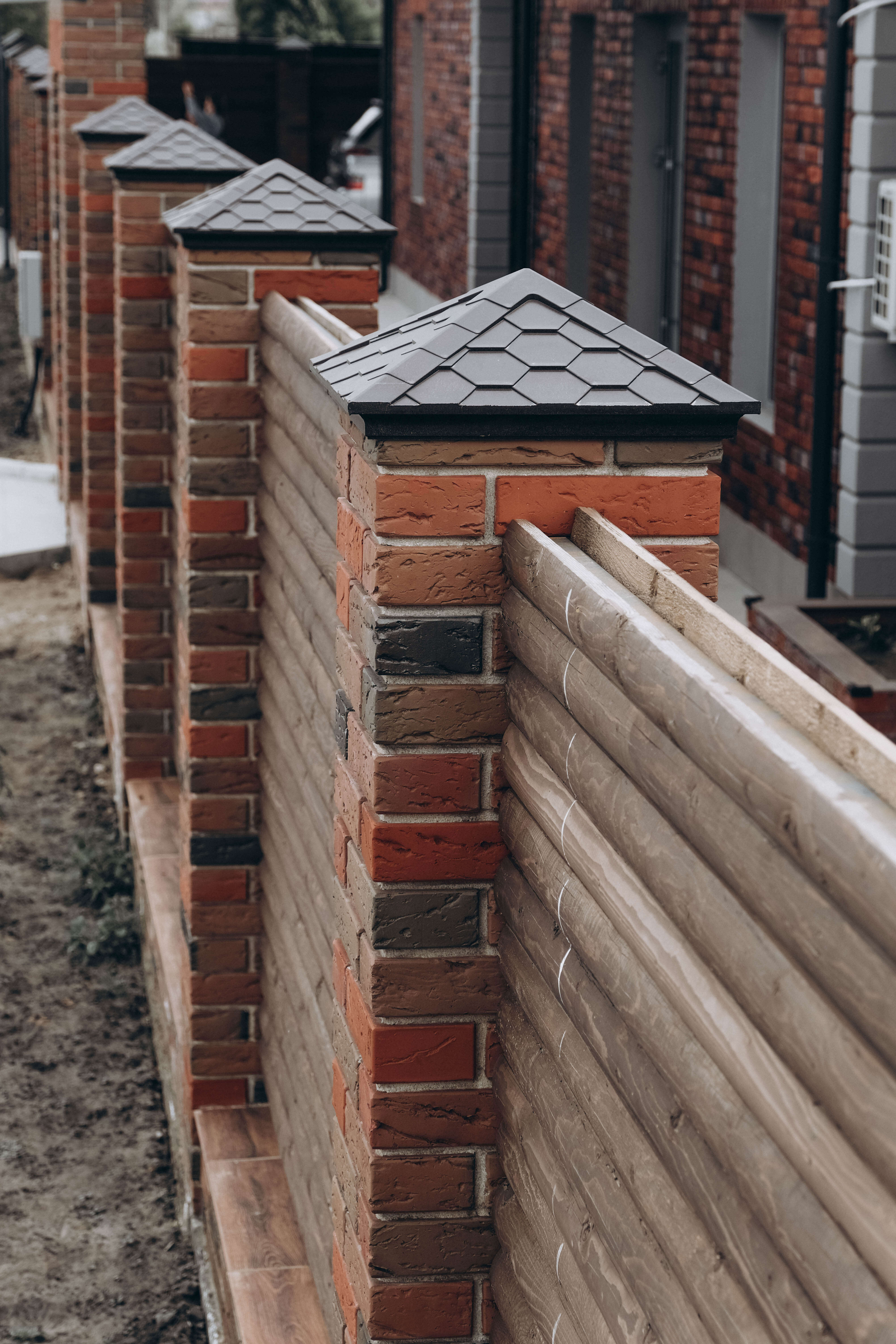 Колпак Zking Эверест Коричневый на столб 1.5х1.5 кирпича (390х390мм) в Череповце фото