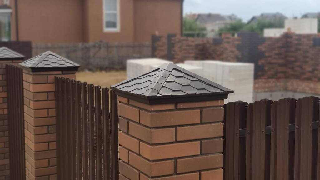 Колпак Zking Эверест Коричневый на столб 1.5х1.5 кирпича (390х390мм) в Череповце фото