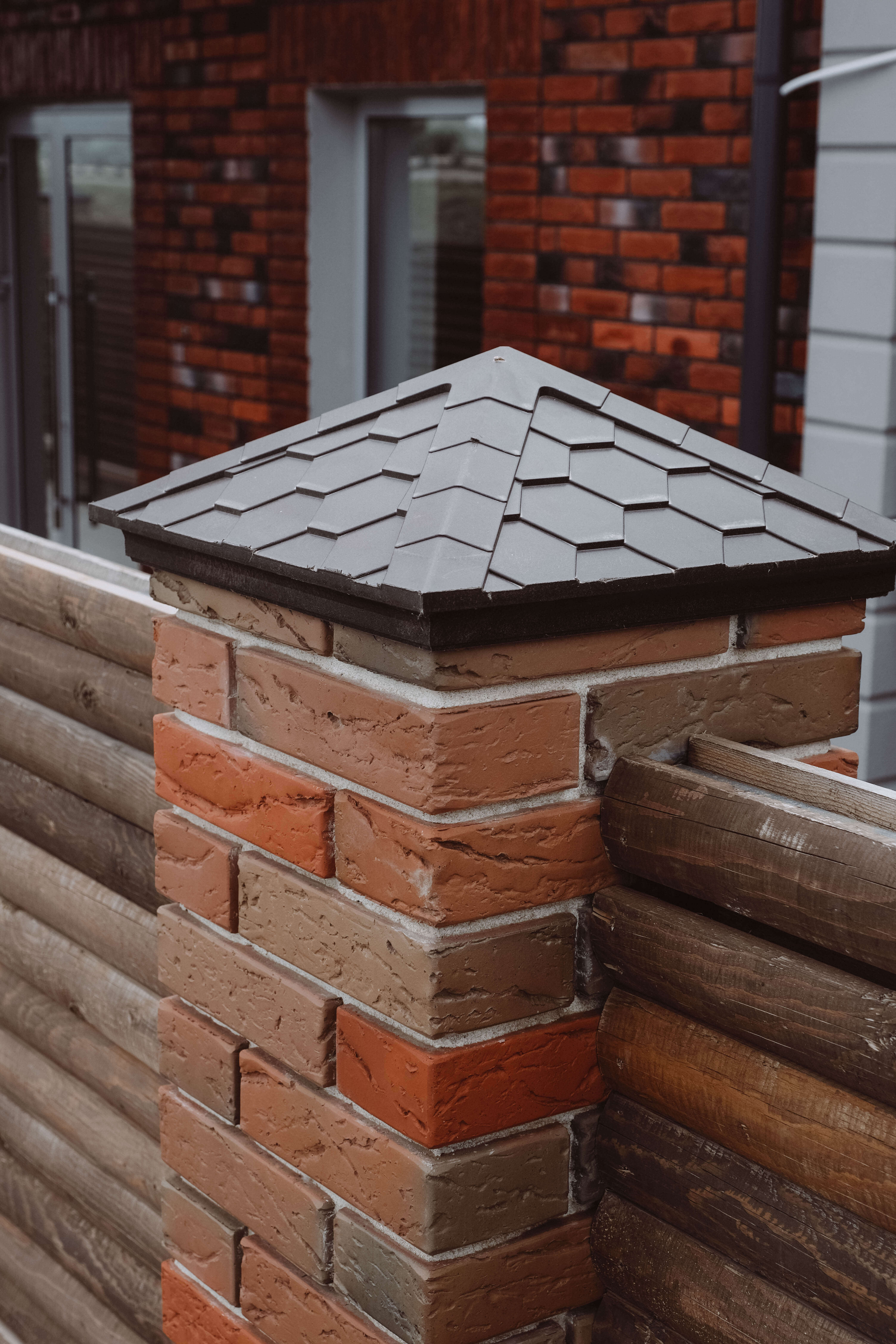 Колпак Zking Эверест Коричневый на столб 1.5х1.5 кирпича (390х390мм) в Череповце фото